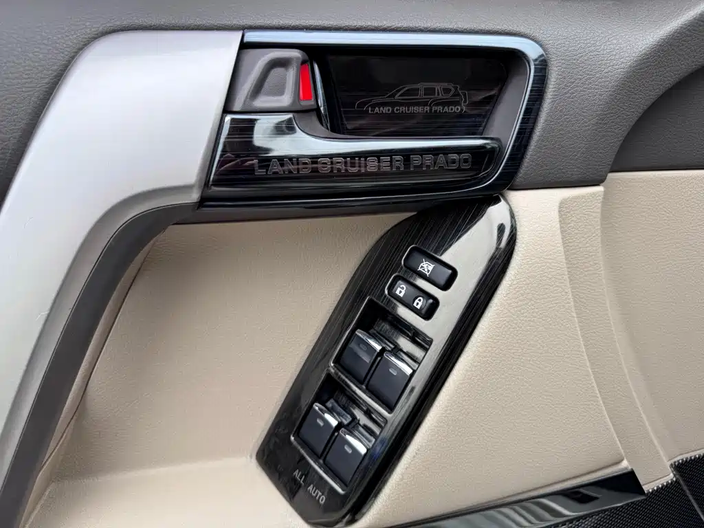 Toyota Prado (Import) — миниатюра 9