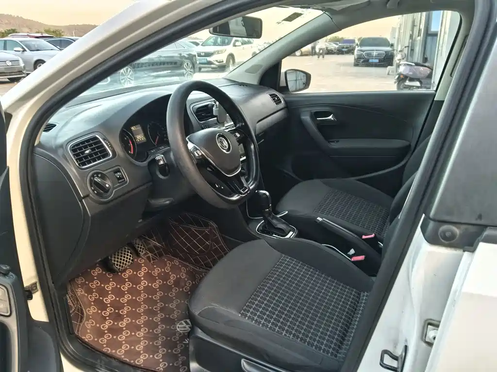 Volkswagen Polo — миниатюра 4