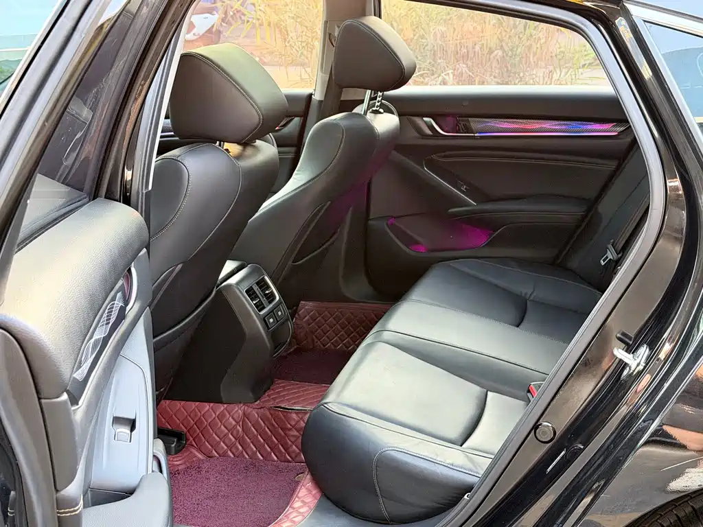 Honda Accord — миниатюра 8