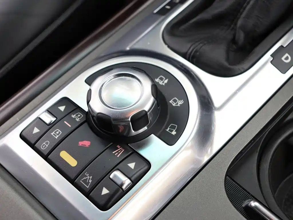 Land Rover Range Rover — миниатюра 21