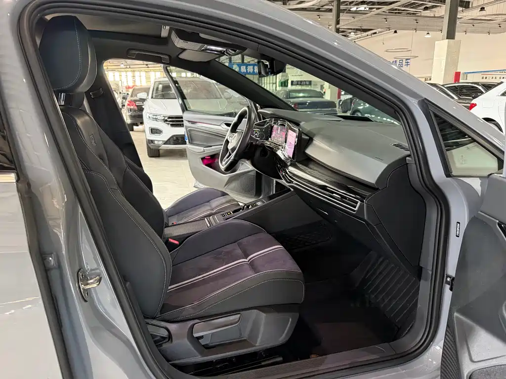 Volkswagen Golf — миниатюра 9