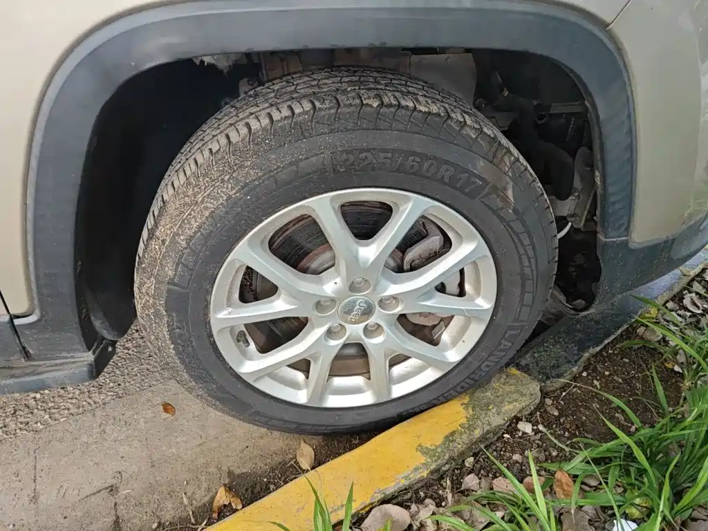 Jeep Cherokee — миниатюра 24