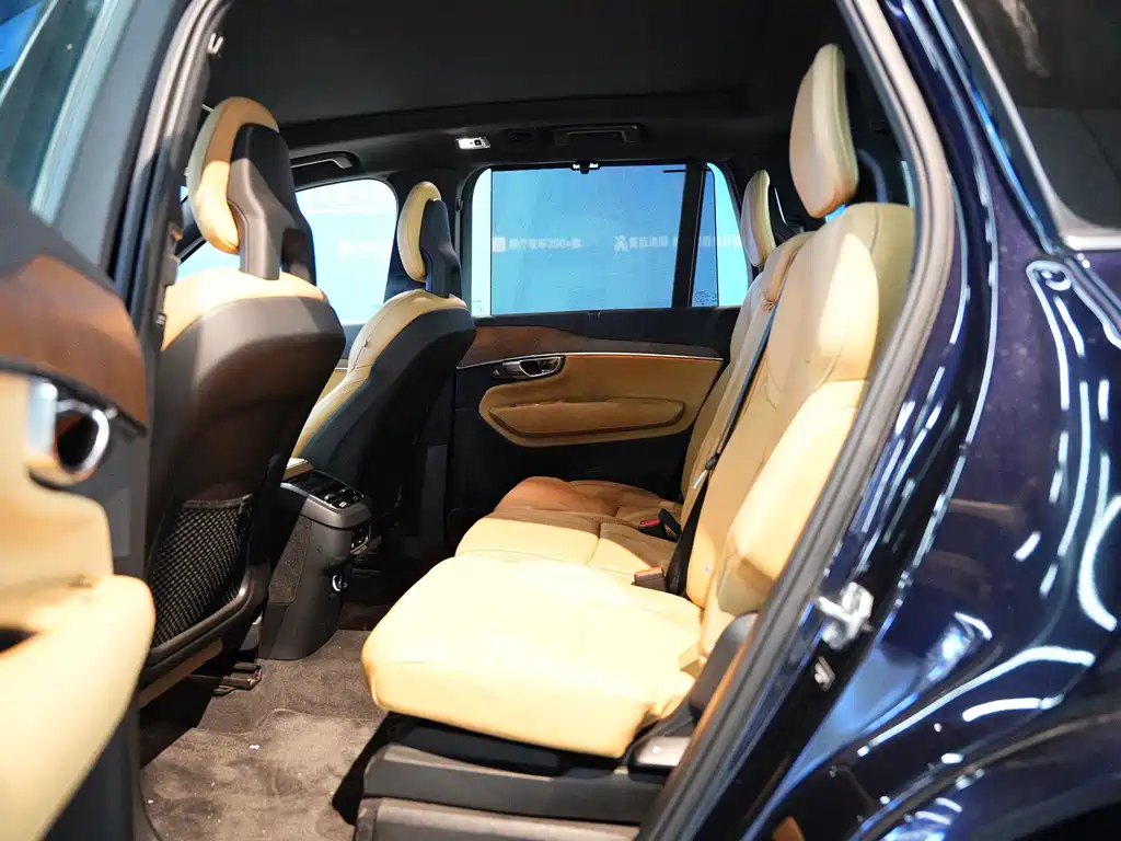 Volvo XC90 — миниатюра 5
