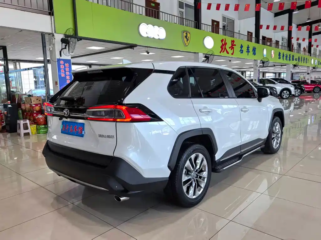 Toyota Wildlander — миниатюра 8