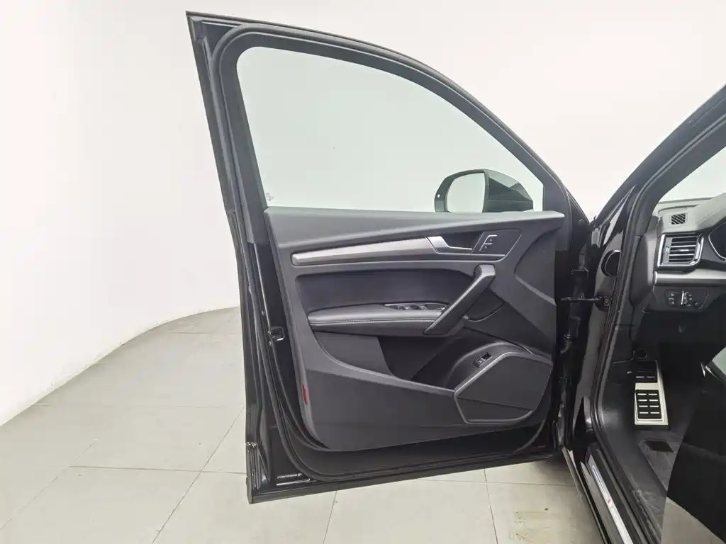 Audi Q5L — миниатюра 8