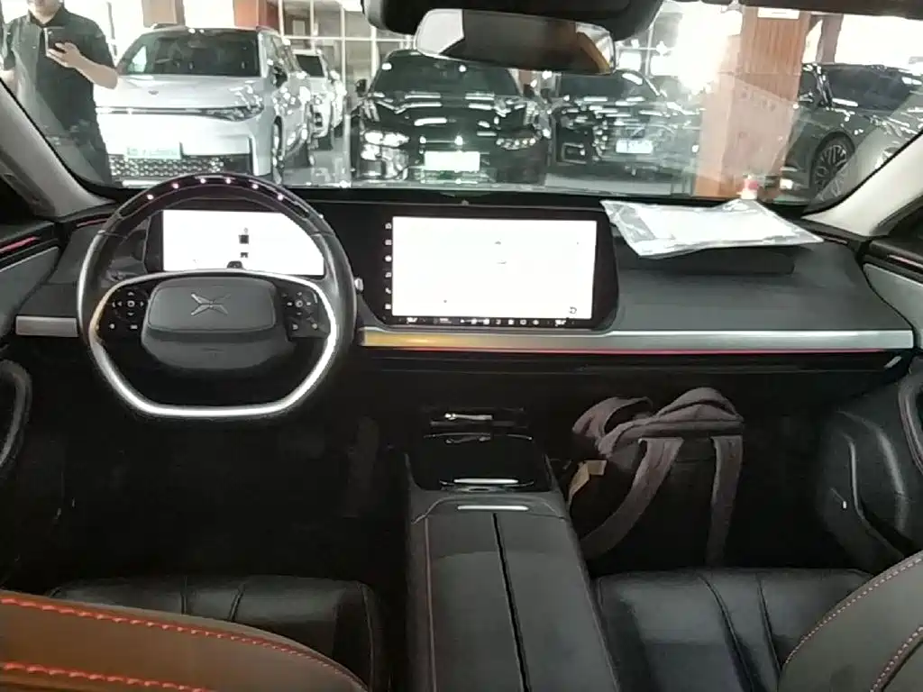 XPeng P7 — миниатюра 10