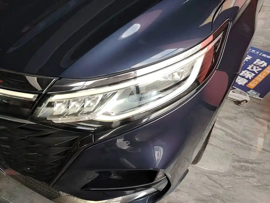 Roewe iMAX8 — миниатюра 24