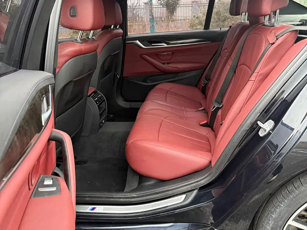 BMW 5 Series — миниатюра 2
