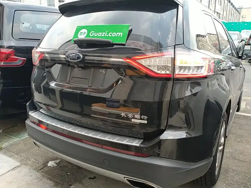 Ford Edge — миниатюра 6