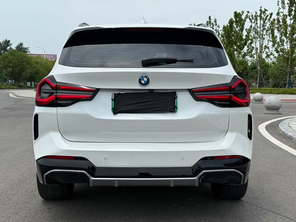 BMW iX3 — миниатюра 8