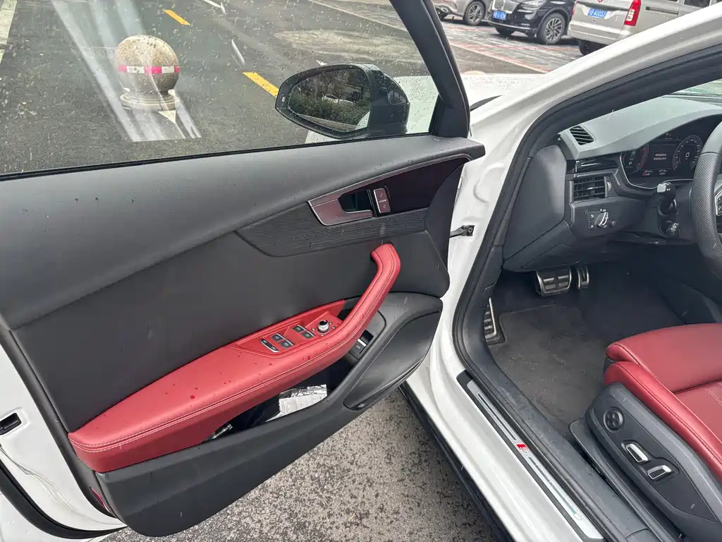 Audi A4L — миниатюра 4