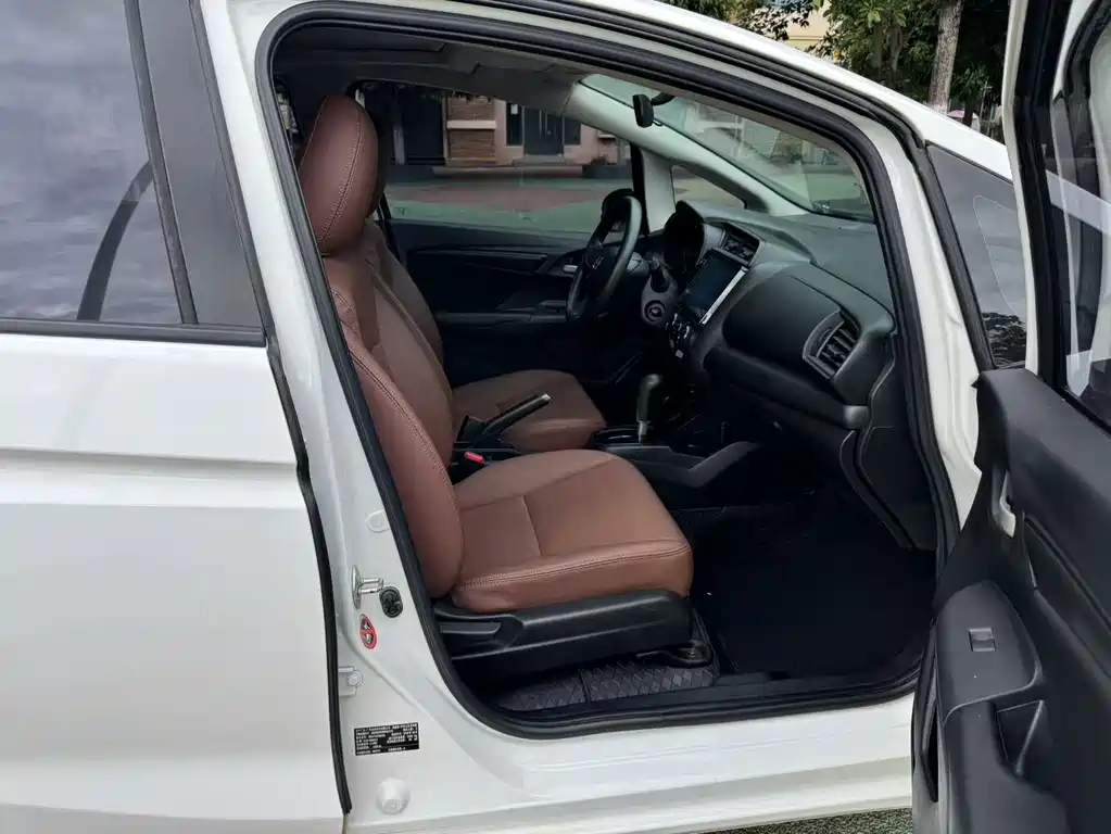 Honda Fit — миниатюра 11