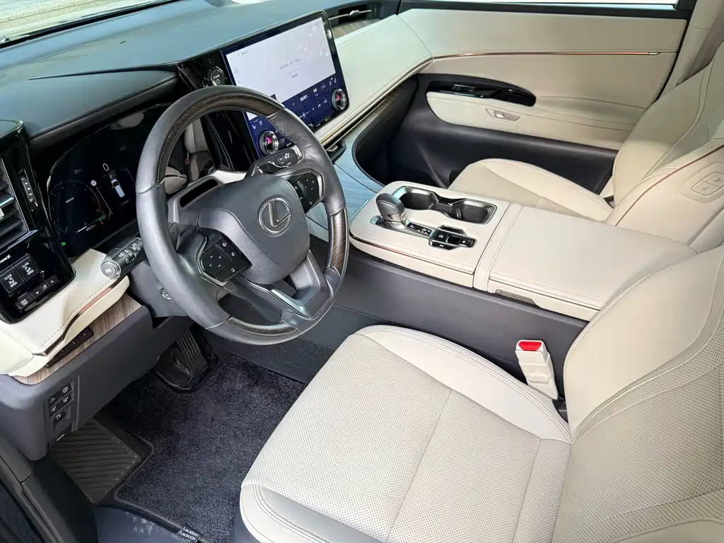Lexus LM — миниатюра 5
