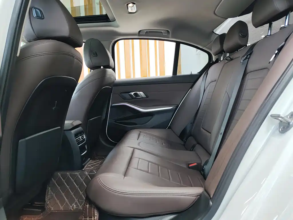 BMW 3 Series — миниатюра 7