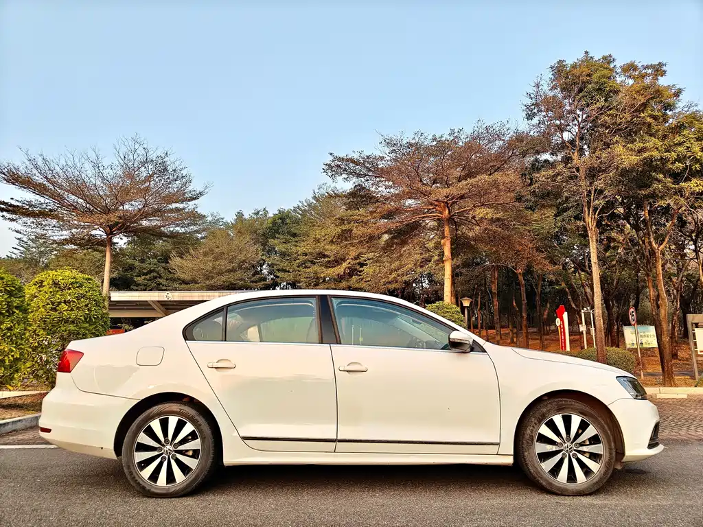 Volkswagen Sagitar — миниатюра 7