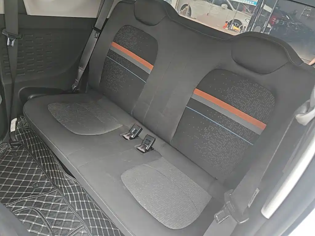 Wuling MINIEV — миниатюра 17