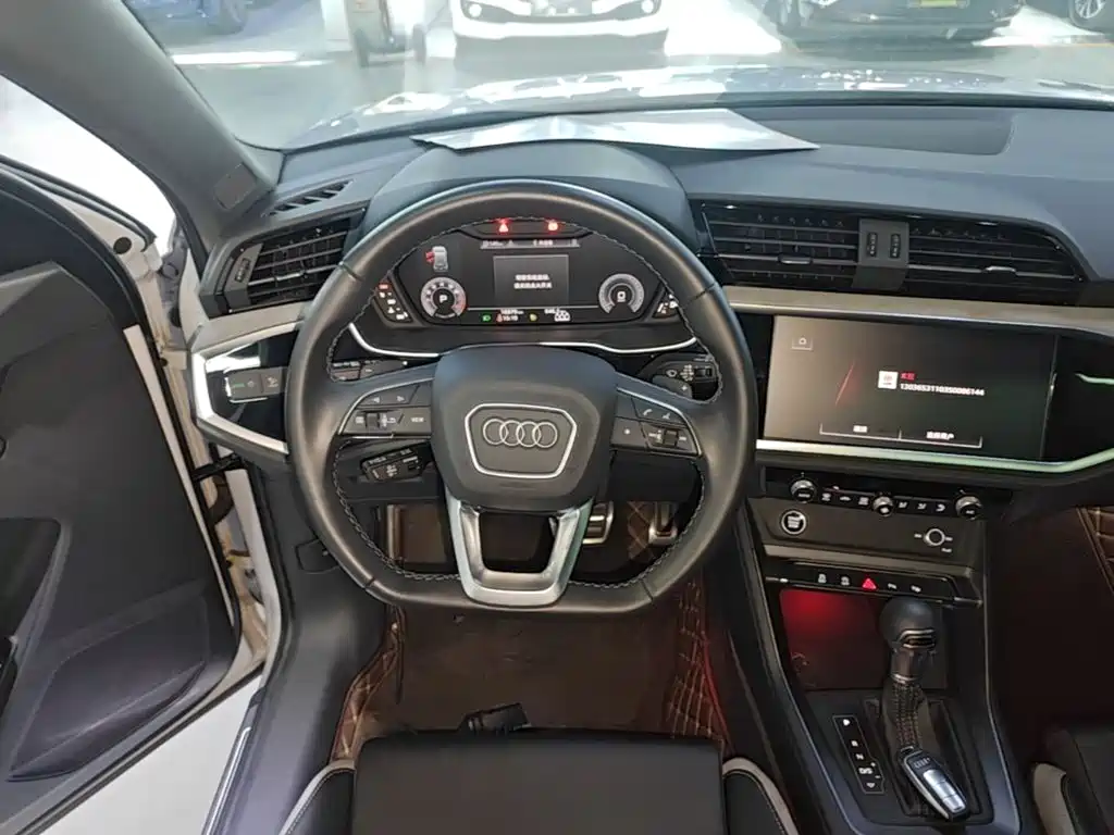 Audi Q3 — миниатюра 11