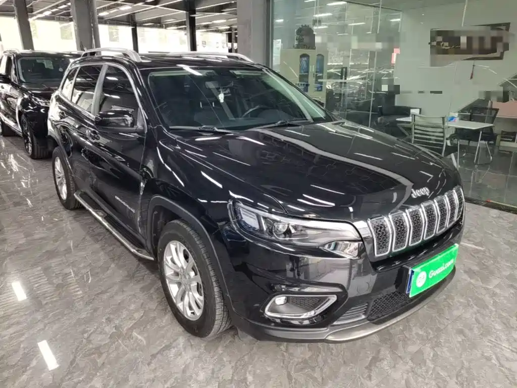 Jeep Cherokee — миниатюра 4