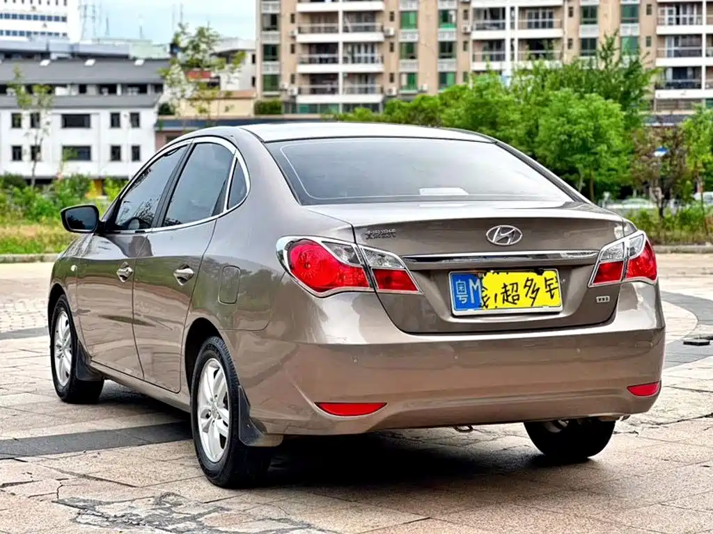 Hyundai Elantra — миниатюра 5