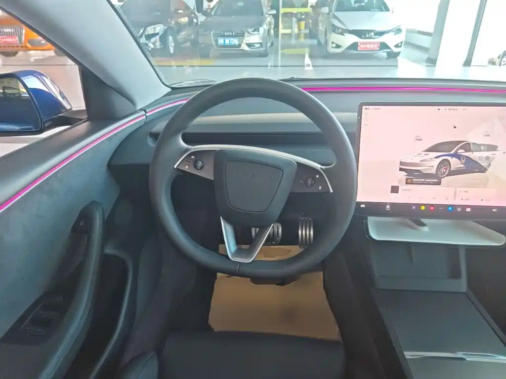 Tesla Model 3 — миниатюра 11