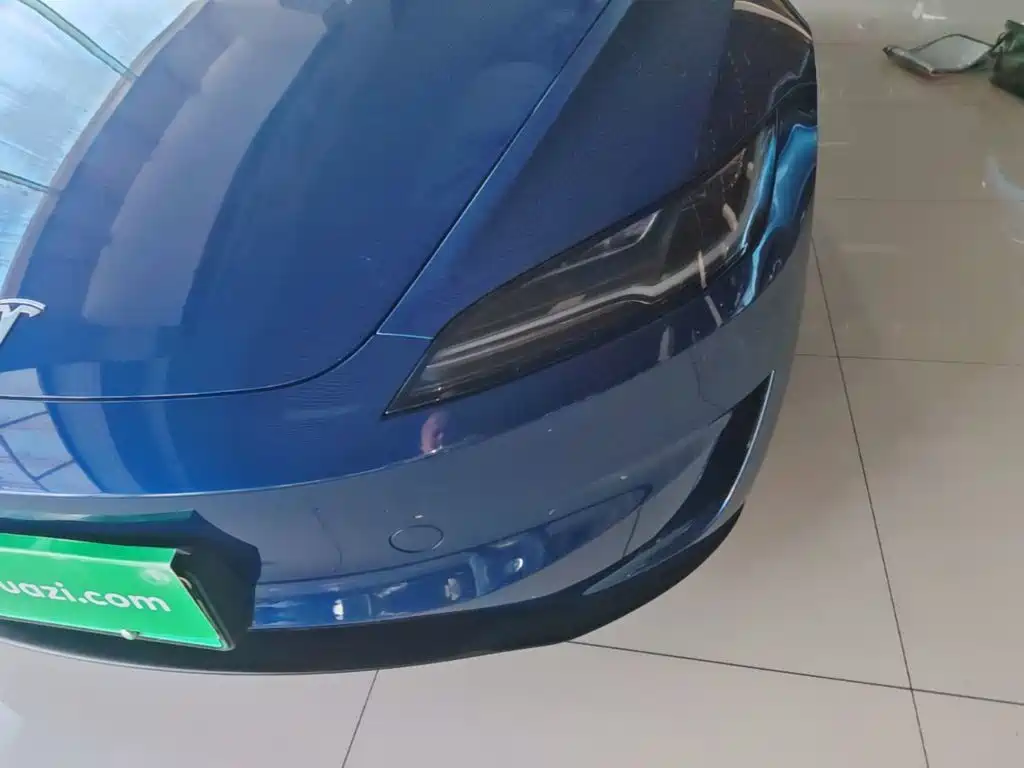 Tesla Model 3 — миниатюра 24