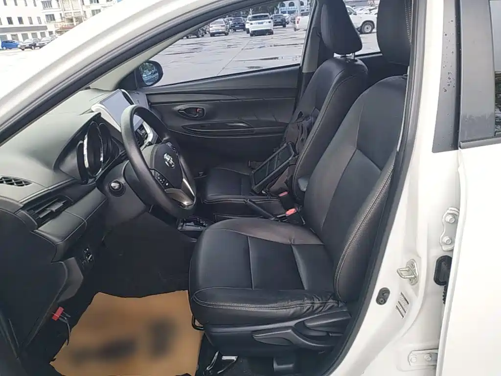 Toyota Yaris L — миниатюра 15