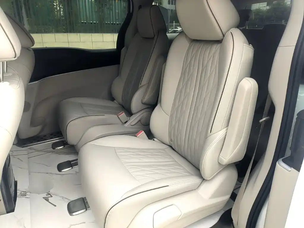 Buick GL8 — миниатюра 17