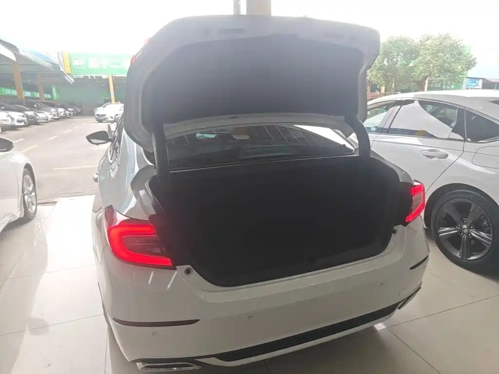 Honda Accord — миниатюра 19