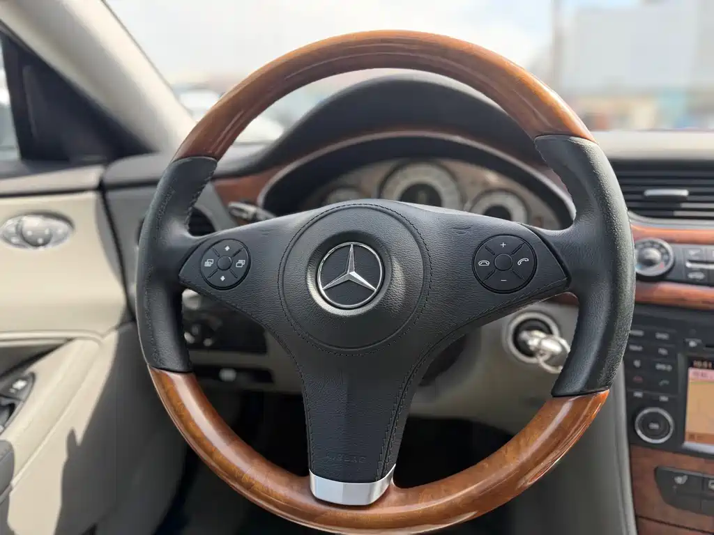 Mercedes-Benz CLS — миниатюра 14