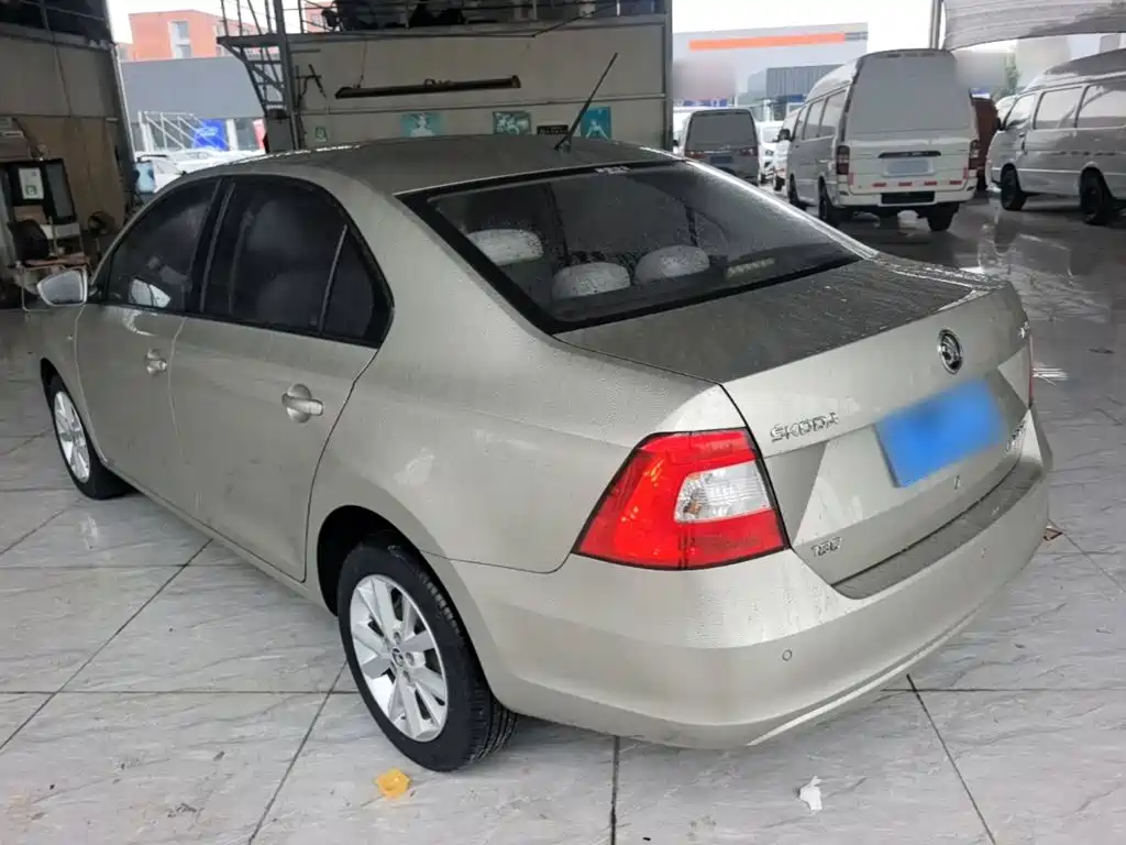 Skoda Rapid — миниатюра 5