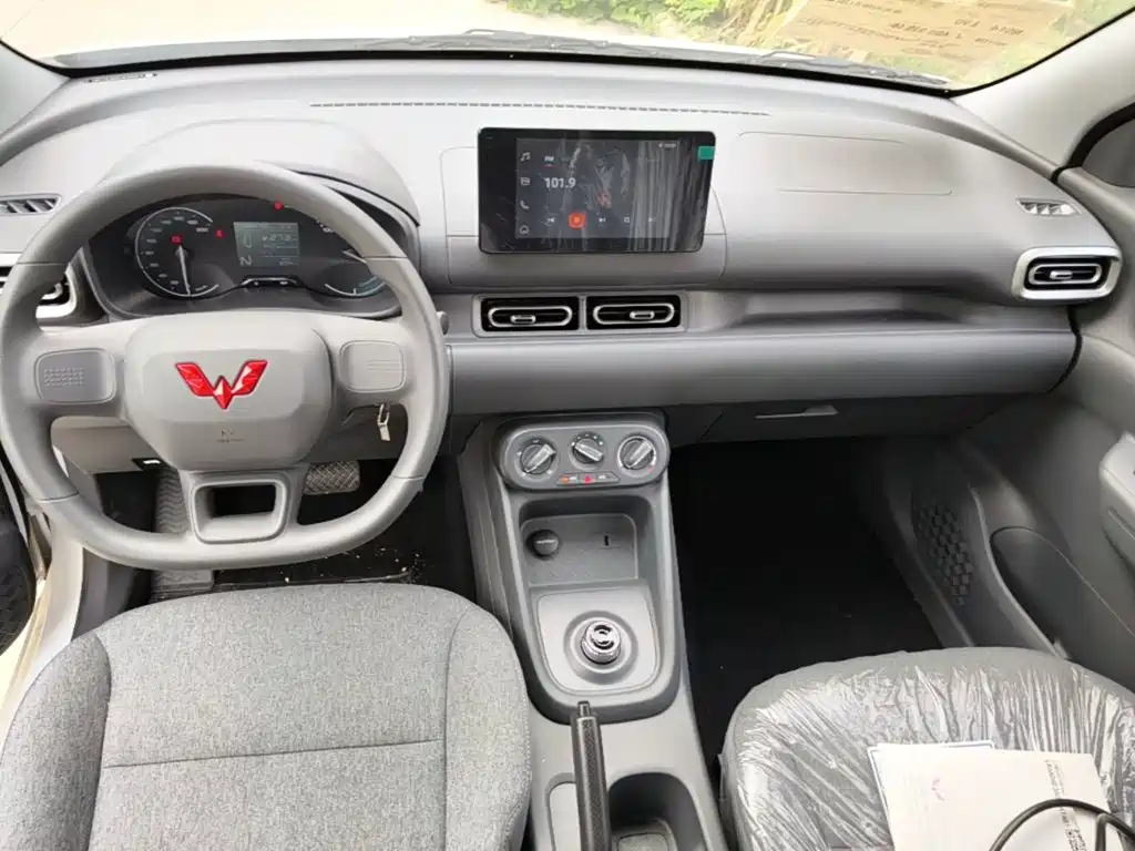 Wuling Hongguang EV — миниатюра 10