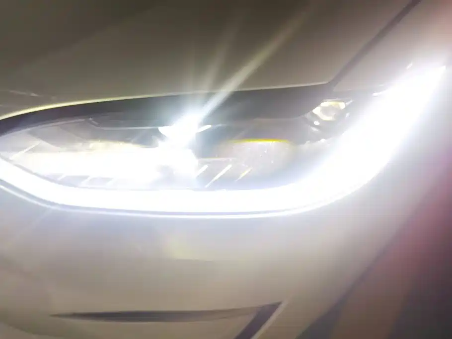 Tesla Model X — миниатюра 5