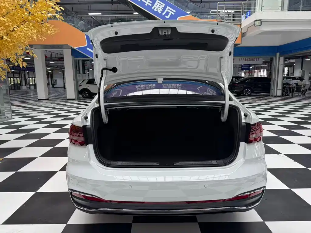 Volkswagen Lavida — миниатюра 10