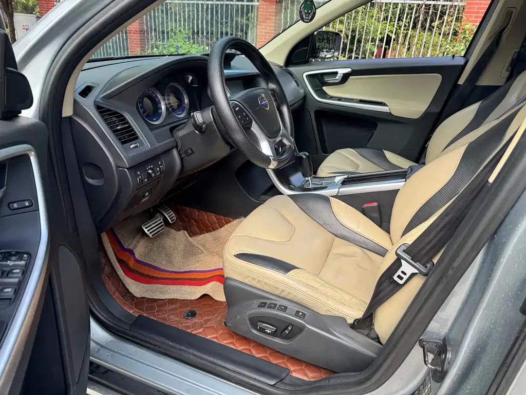 Volvo XC60 (Import) — миниатюра 6