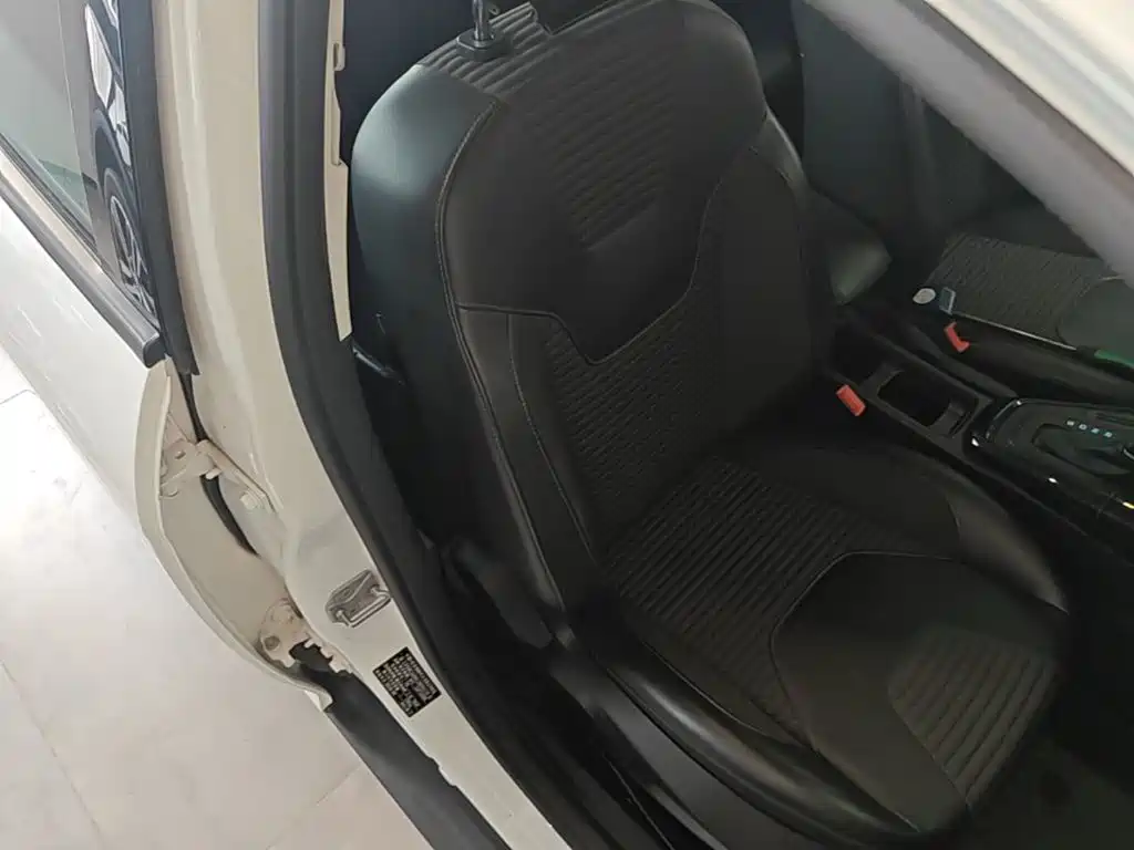 Ford Focus — миниатюра 25