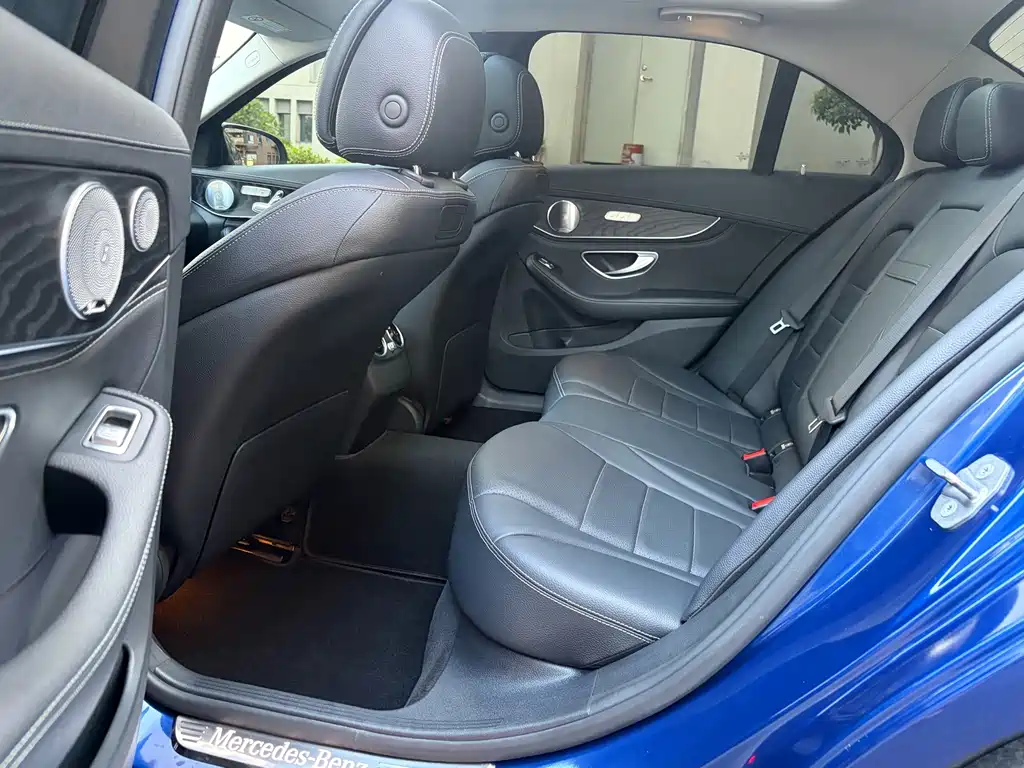 Mercedes-Benz C-Class — миниатюра 7