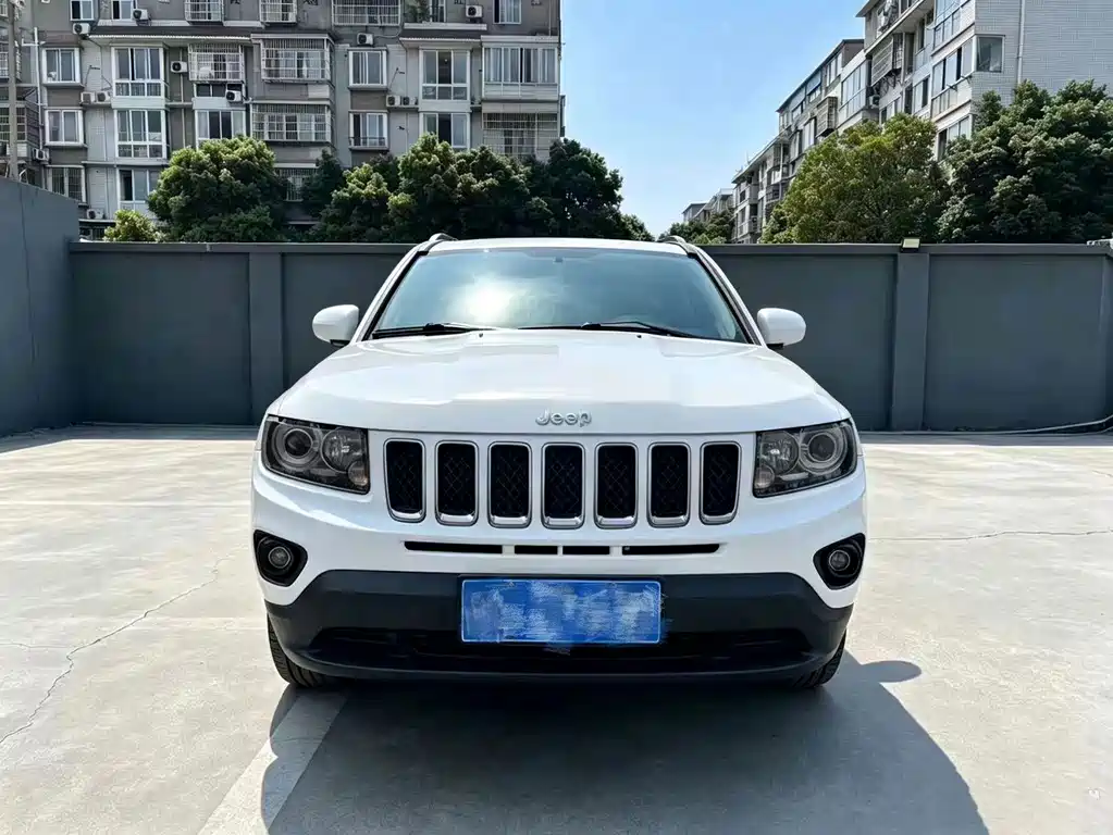 Jeep Compass (Import) — миниатюра 2