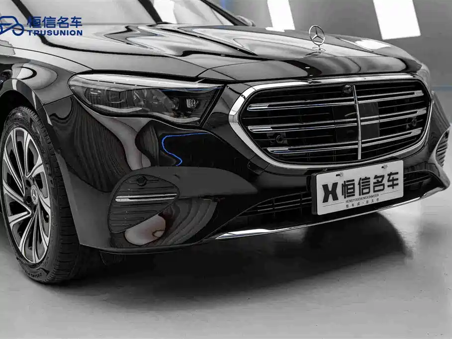 Mercedes-Benz E-Class — миниатюра 9