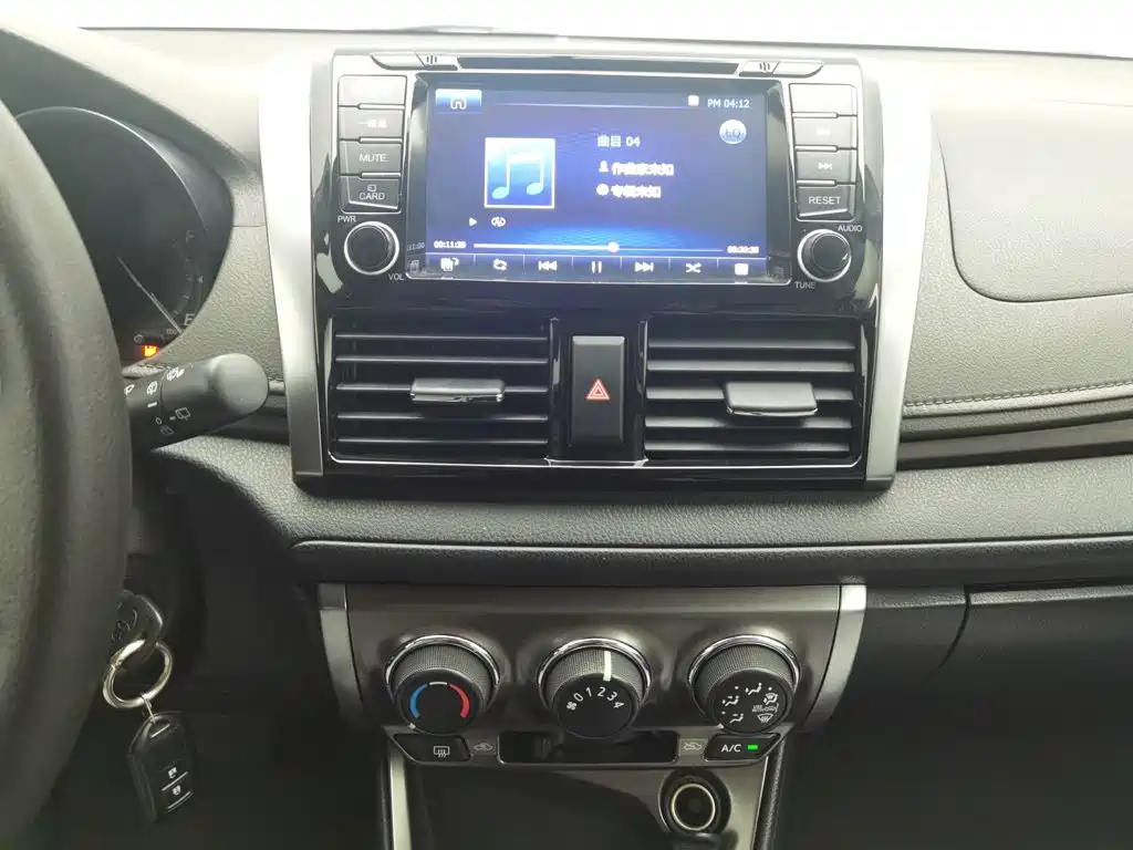 Toyota Yaris L — миниатюра 12