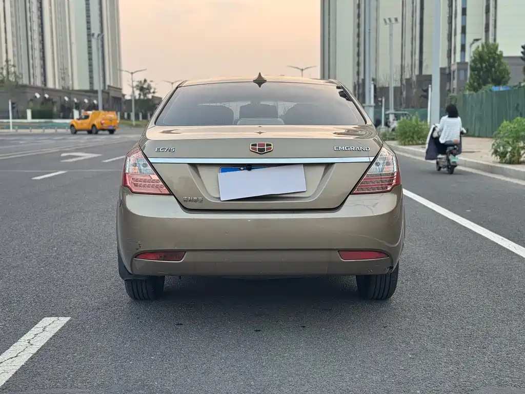 Geely Emgrand — миниатюра 6