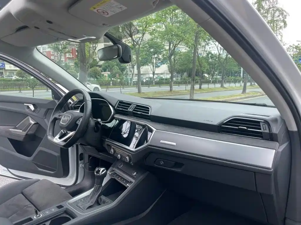 Audi Q3 — миниатюра 12