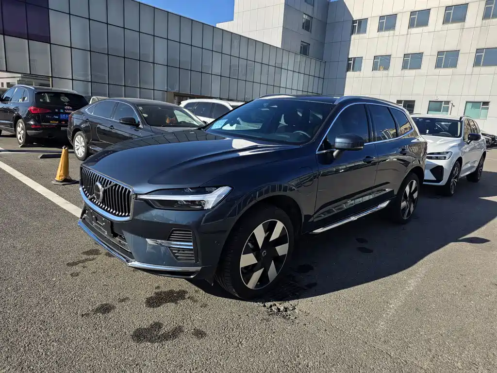 VOLVO XC60 PLUG IN HYBRID