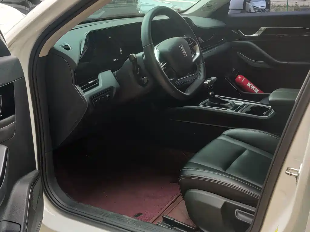 Bestune B70 3rd Gen 1.5T Auto Joy Type, фото 2