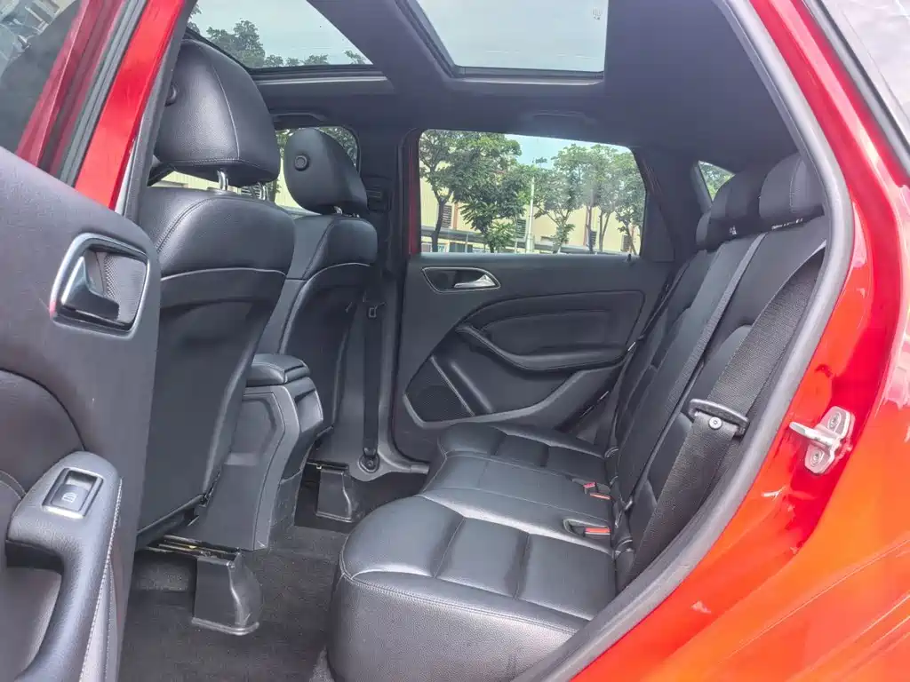 Mercedes-Benz B-Class — миниатюра 6