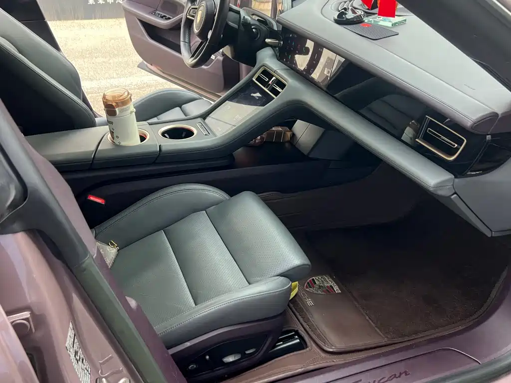 Porsche Taycan — миниатюра 10