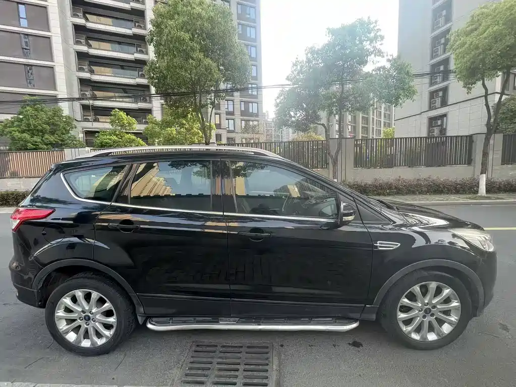 Ford Kuga — миниатюра 6