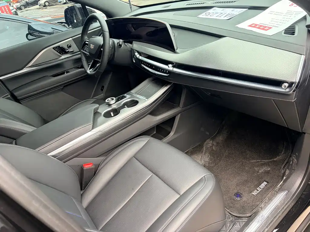 Cadillac XT5 — миниатюра 11