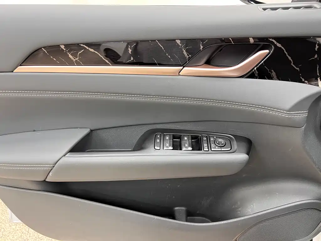 Wuling Xingguang — миниатюра 12