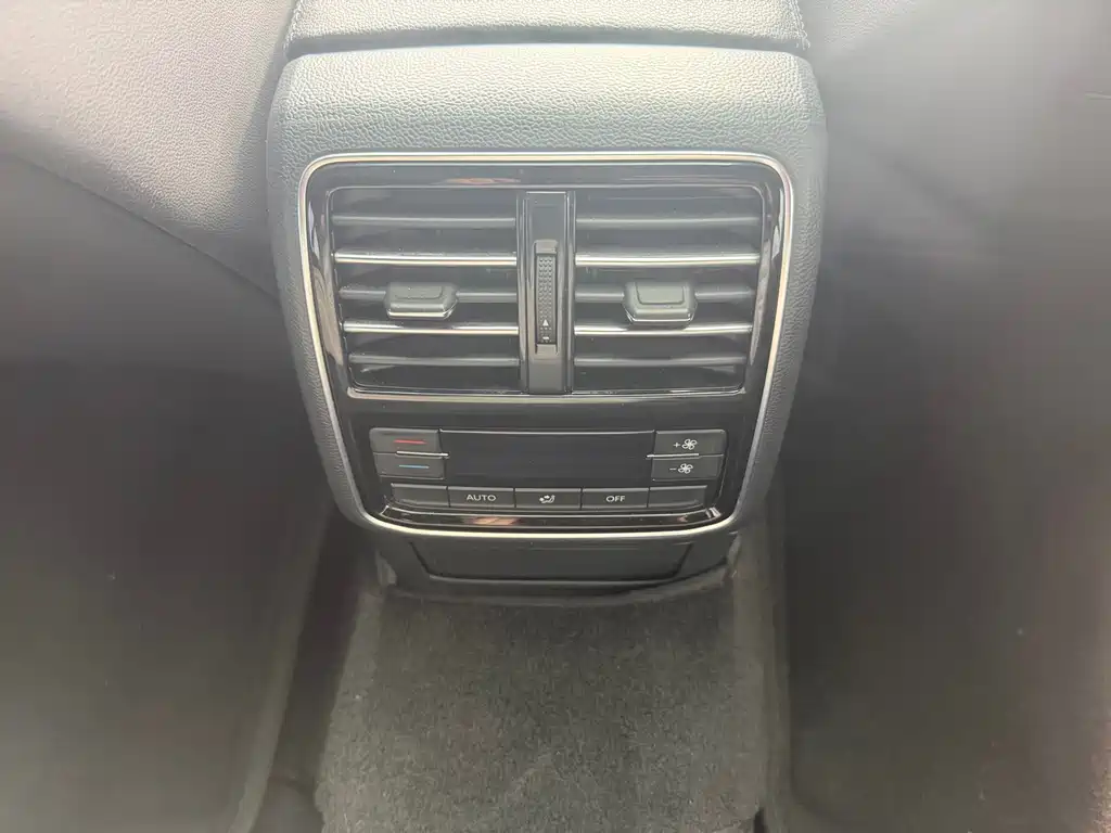 Volkswagen CC — миниатюра 9