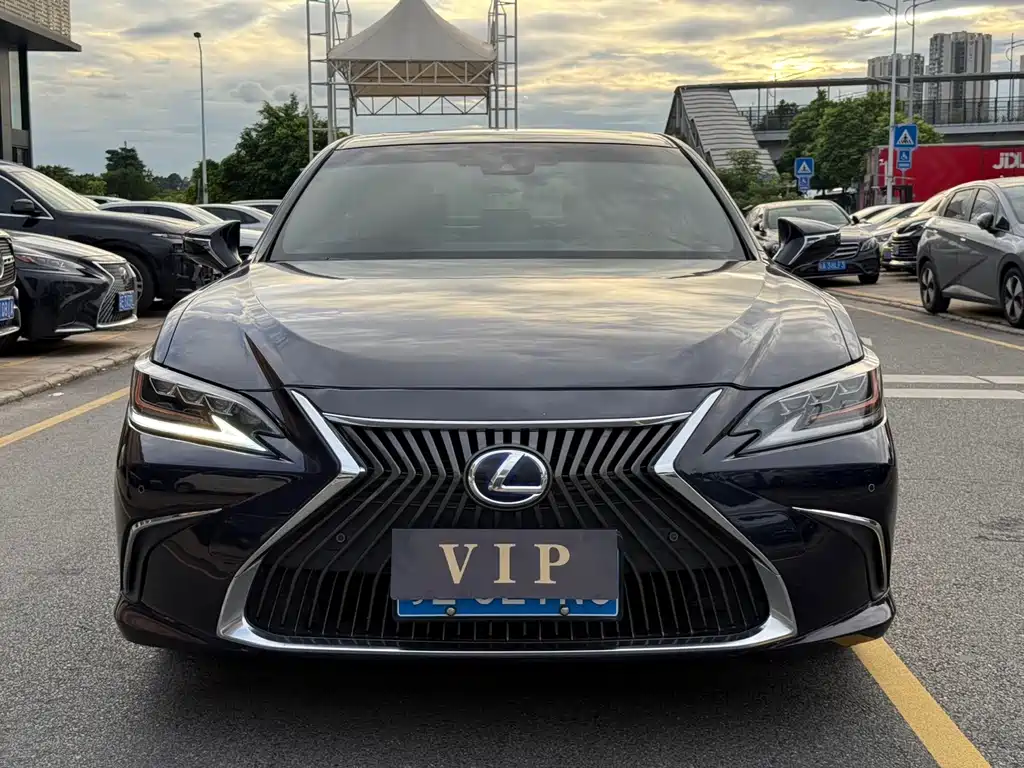 Lexus ES — миниатюра 2